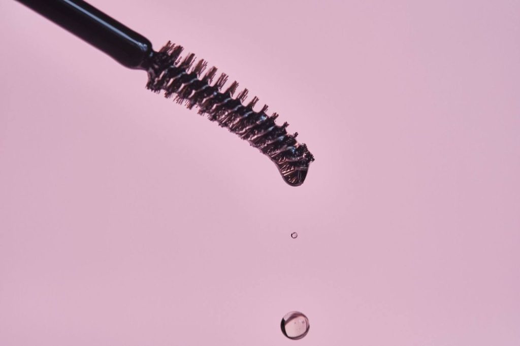 castor-oil-for-eyebrow-growth